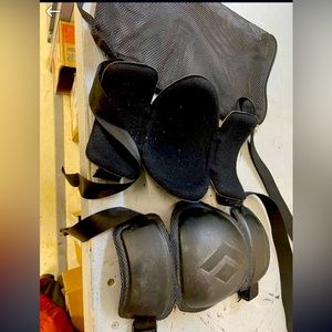 Black diamond Telekneesis knee pads.